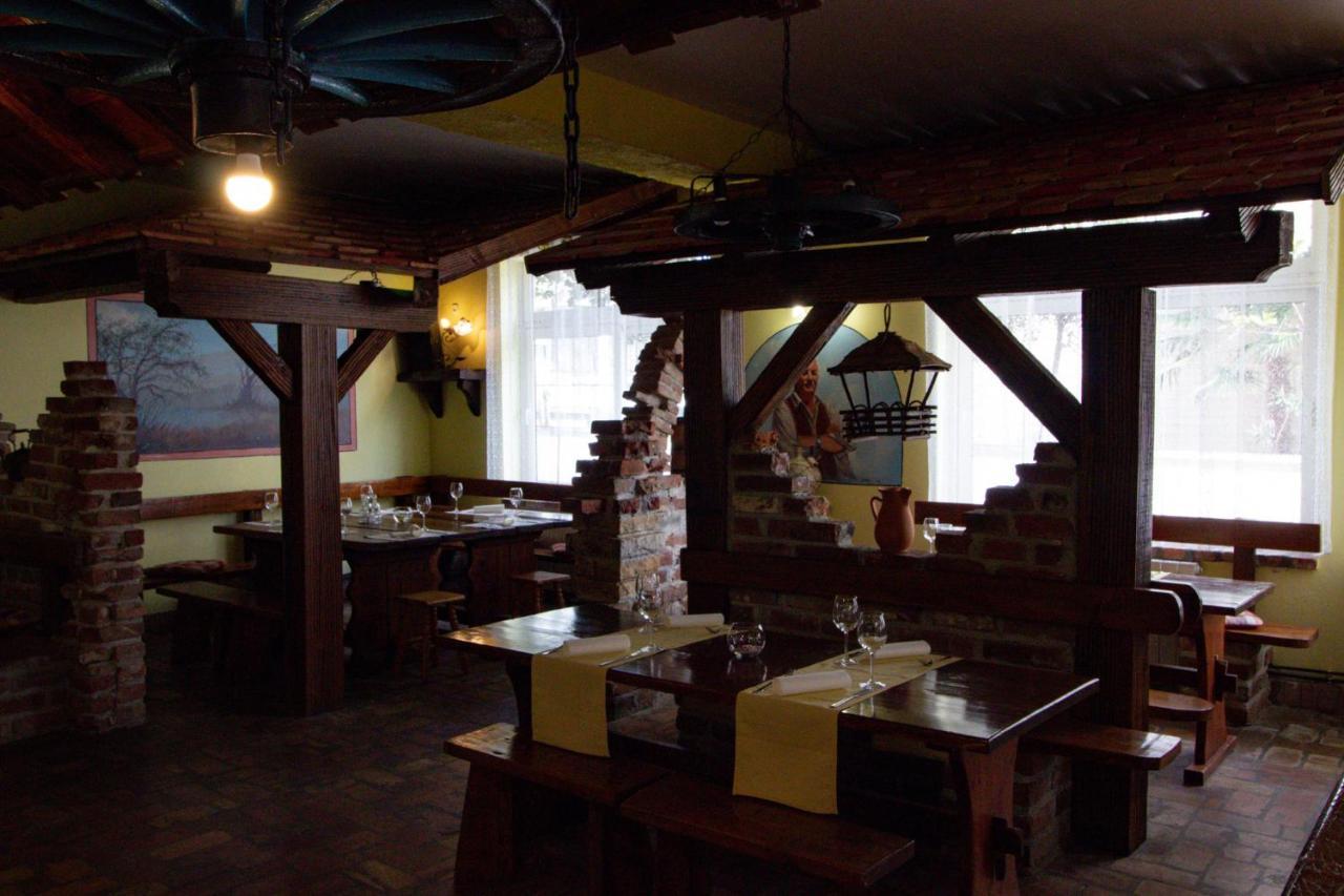 Biergarten เมดูลิน ภายนอก รูปภาพ