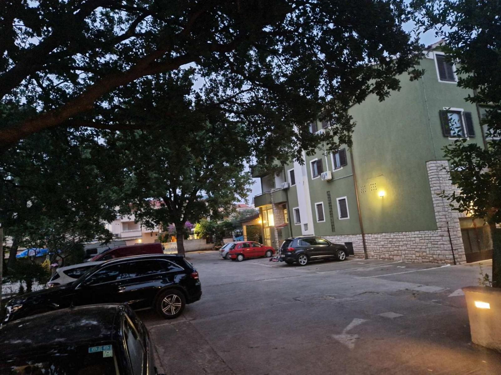 Biergarten เมดูลิน ภายนอก รูปภาพ